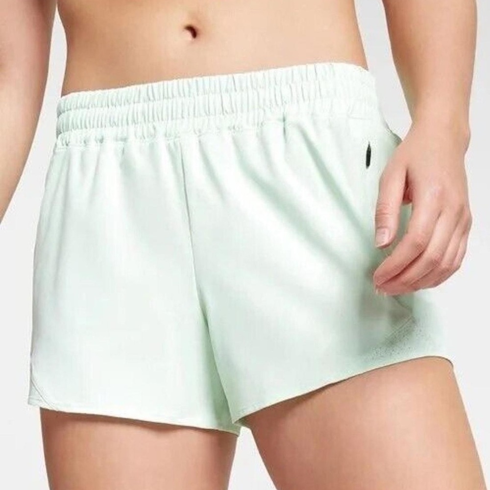 NWT CALIA Mid Rise Infinity Short Pistachio Green 3”